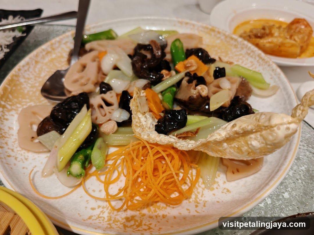 Stir-fried Vegetables with Lotus Root