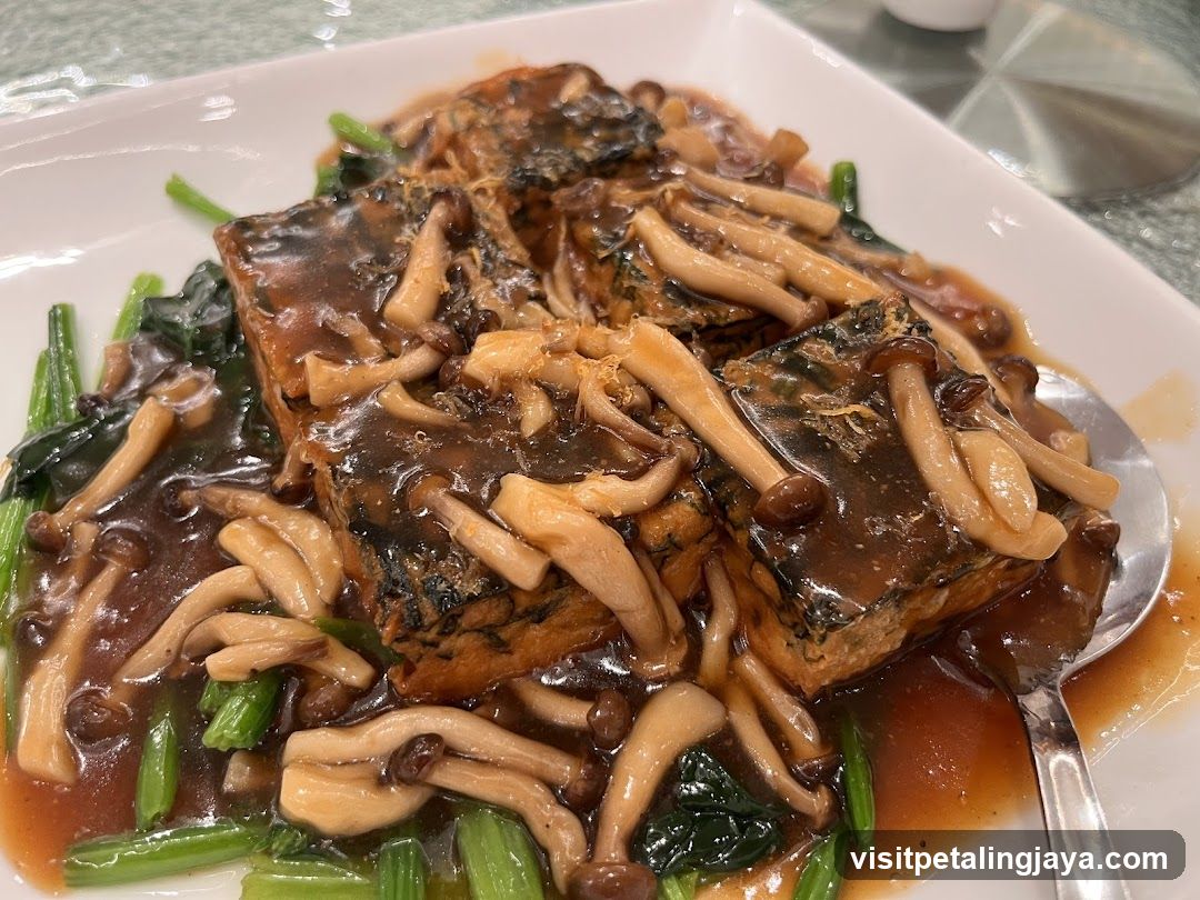 Tofu with Mushrooms and Greens