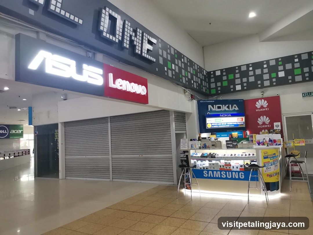 Electronics Store Display