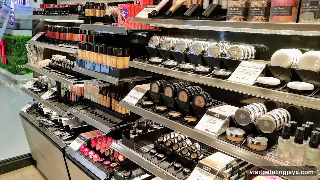 Cosmetics Display