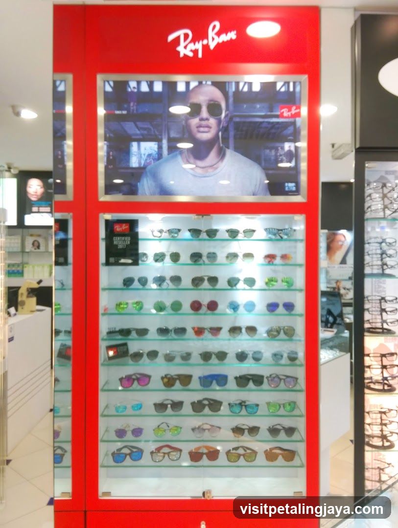 Ray-Ban Sunglasses Display