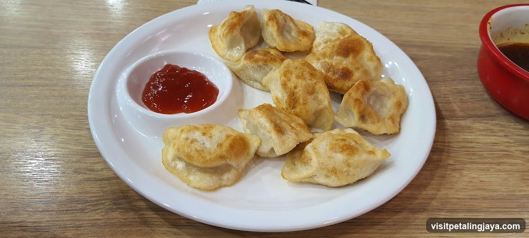 Fried Dumplings with Dipping Sauce