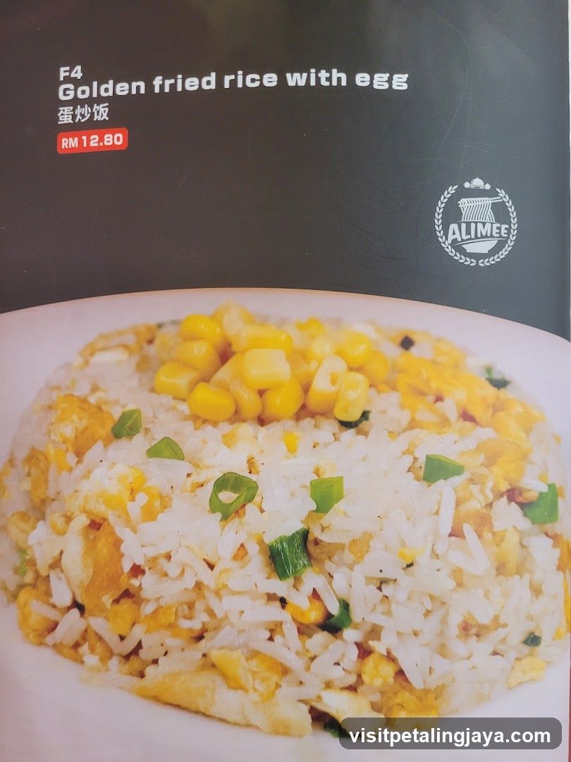 Golden fried rice with egg