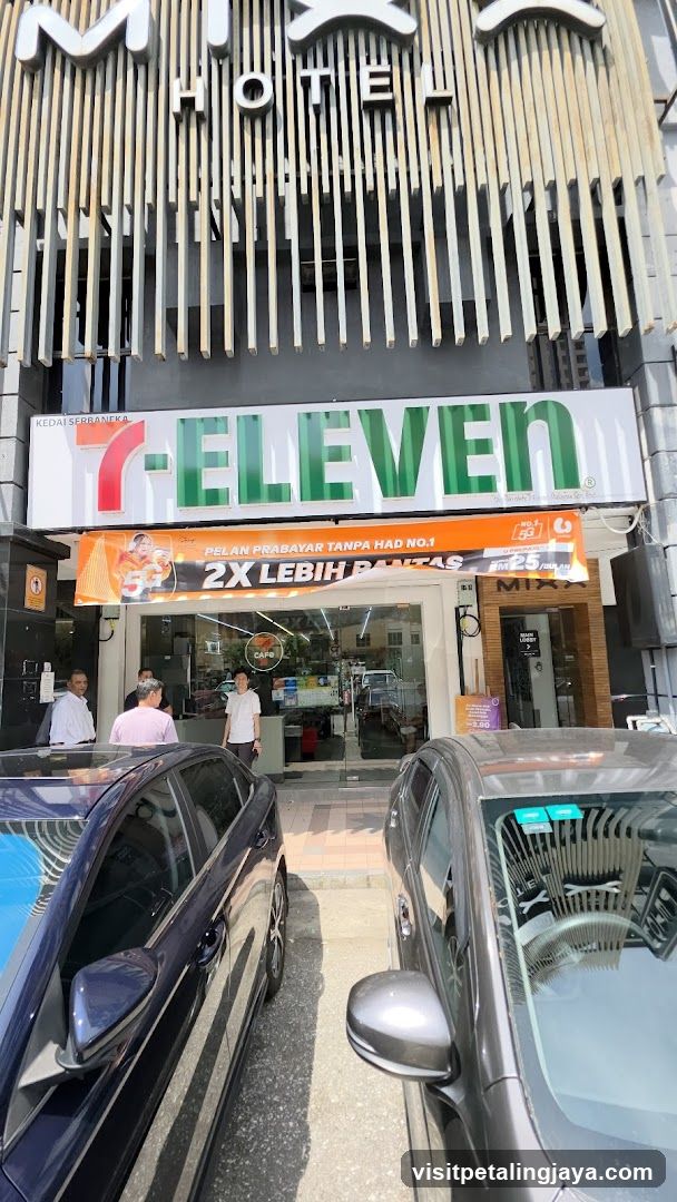 7-Eleven Storefront