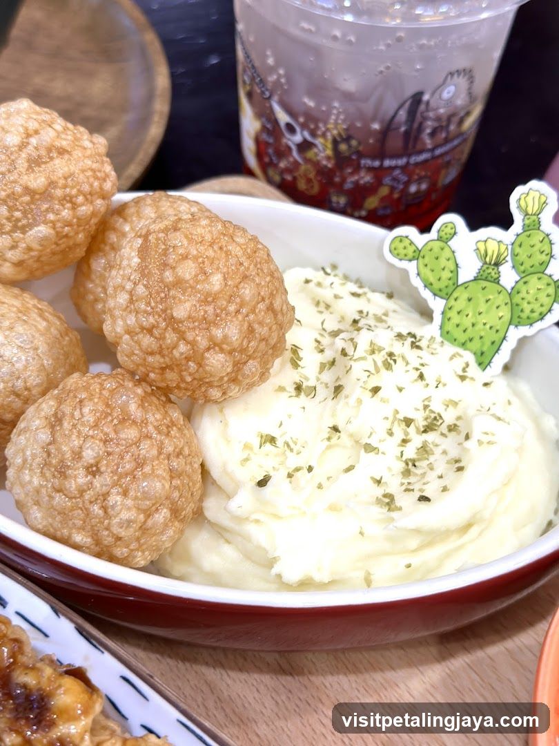 Mashed Potatoes with Crispy Balls