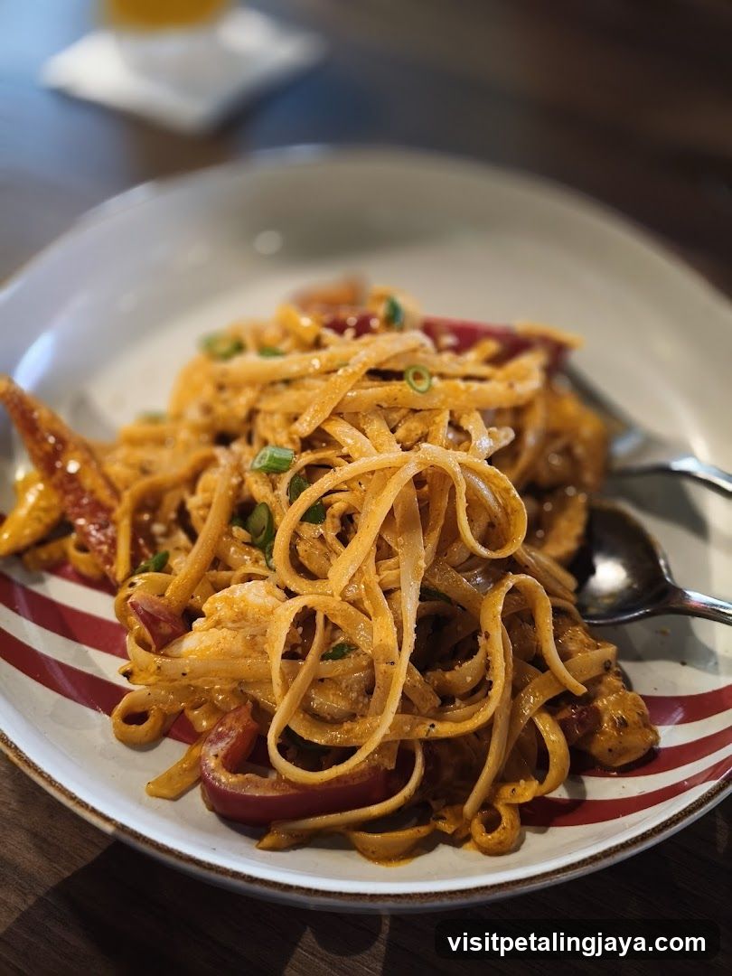 Noodles with Sauce and Vegetables