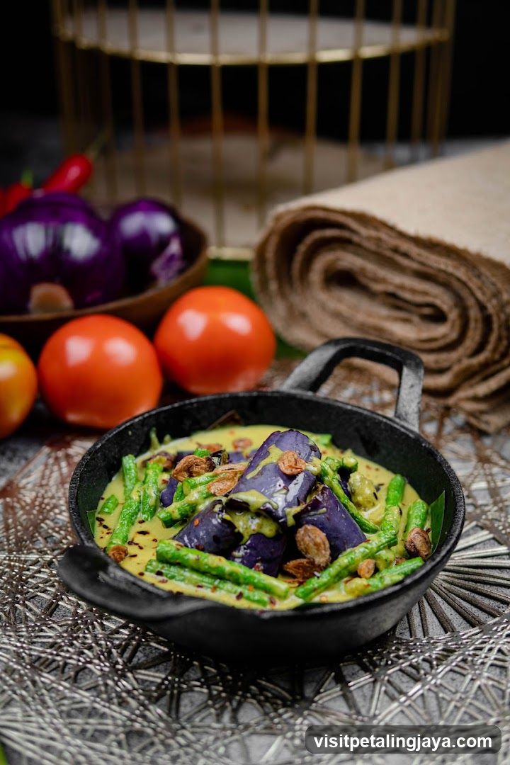 Curried Eggplant and Green Beans
