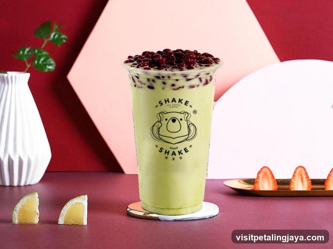 Matcha Bubble Tea with Red Beans