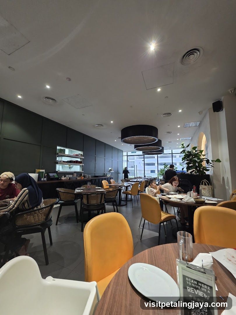 Italiannies Central i-City