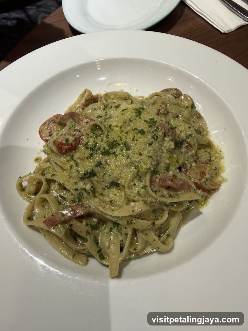 Pasta with Sauce and Tomatoes