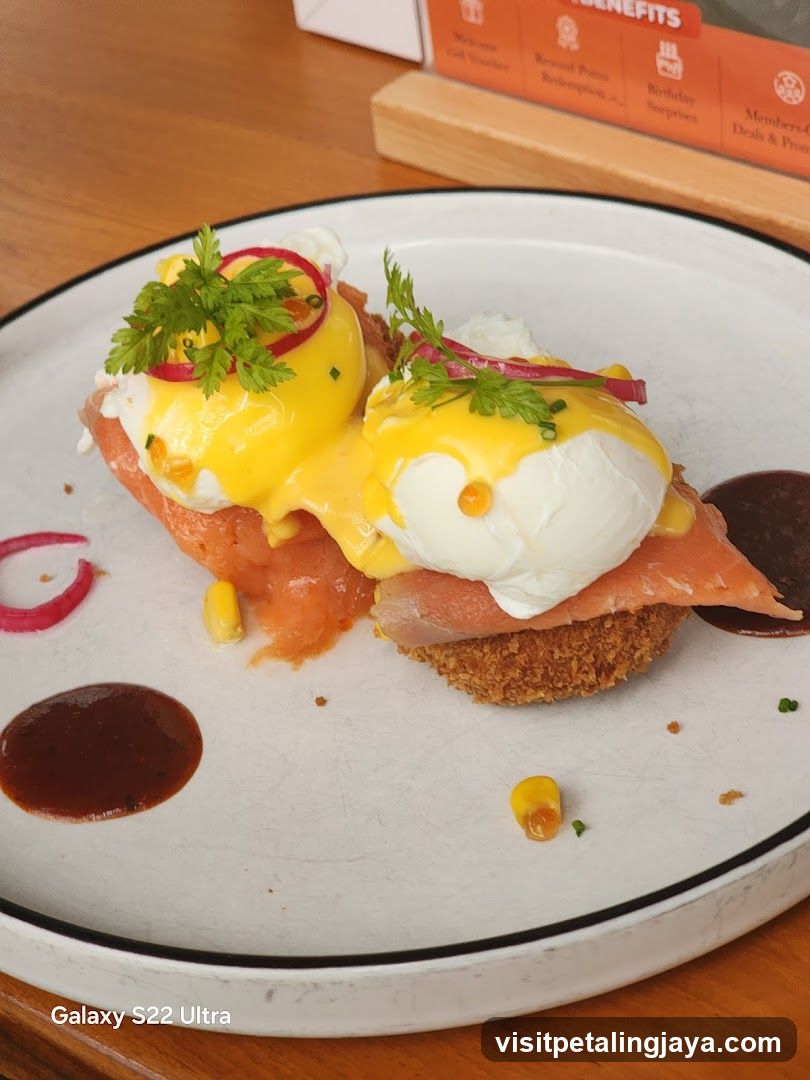 Eggs Benedict with Smoked Salmon