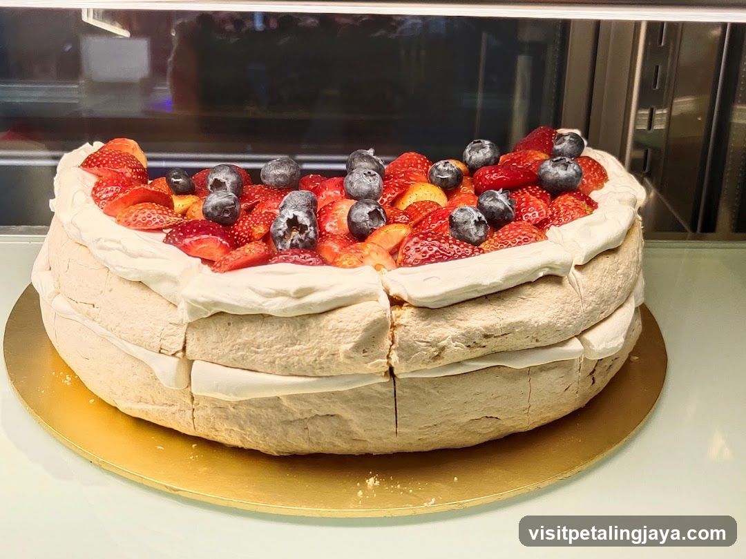 Pavlova with Berries