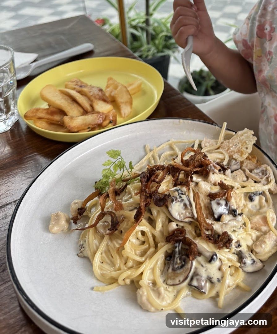 Creamy Mushroom Pasta with Fries