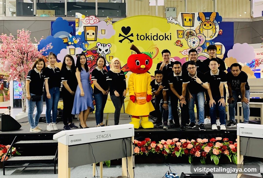 Tokidoki Event with Performers and Mascot
