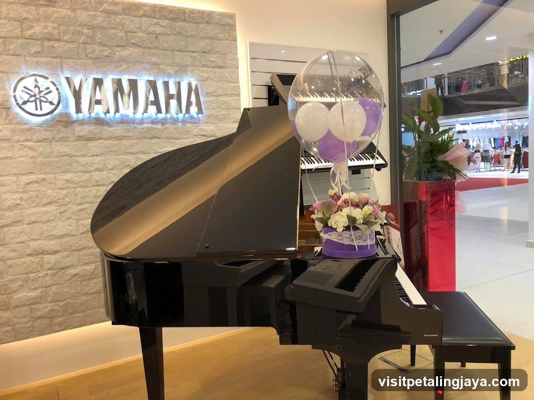 Yamaha Grand Piano Display