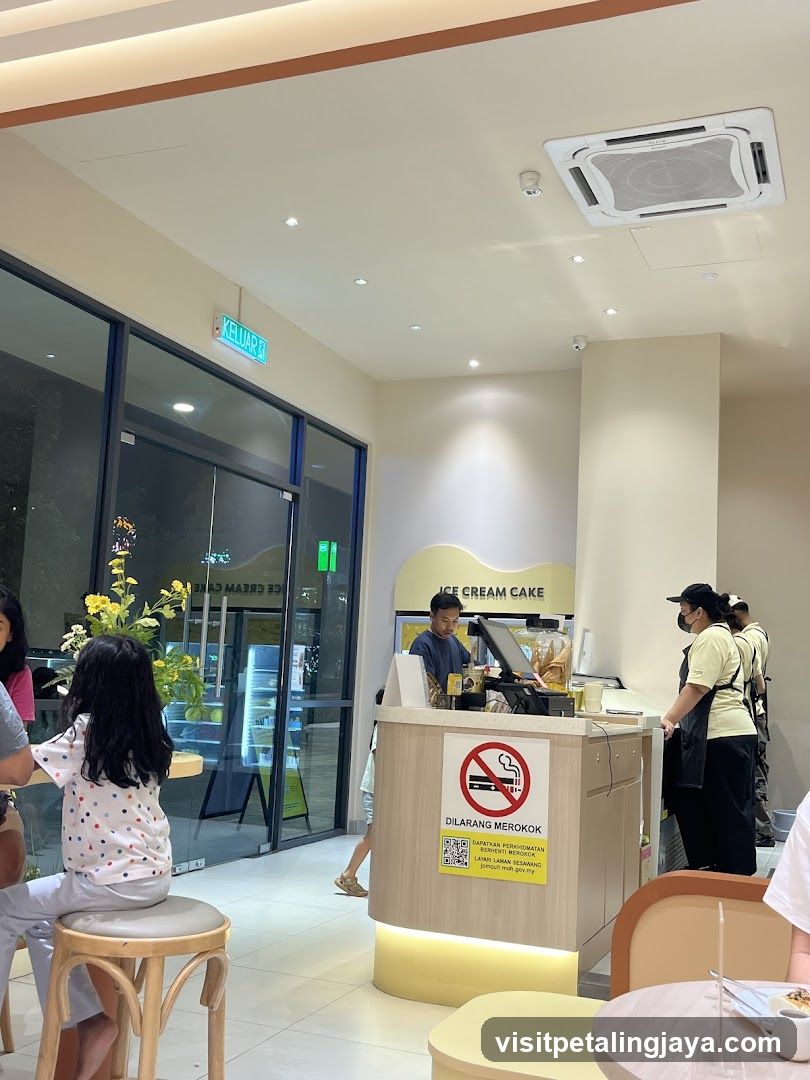 Ice Cream Cake Counter
