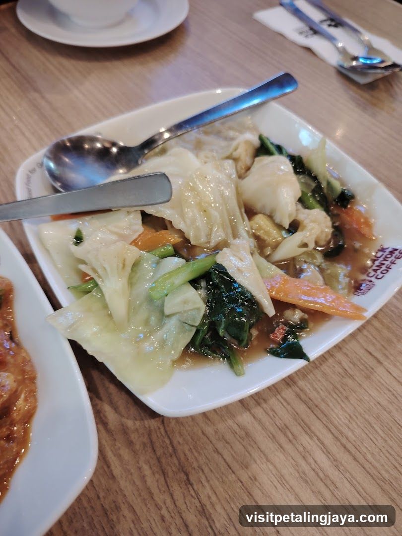Stir-fried vegetables with sauce
