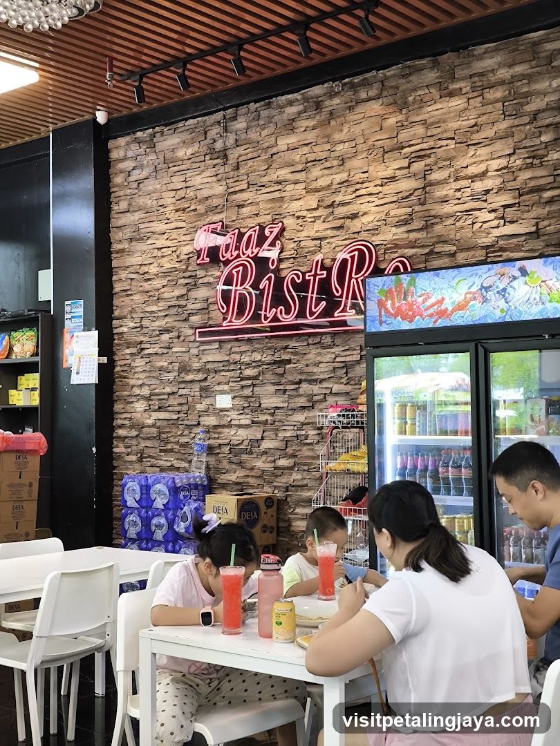 Faaz Bistro Interior