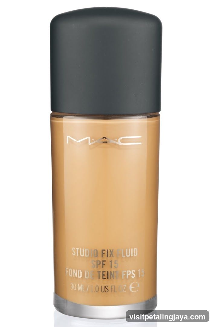 MAC Studio Fix Fluid SPF 15 Foundation