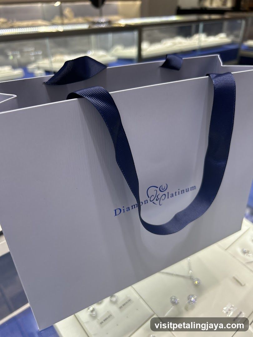 Shopping Bag with Jewelry Display