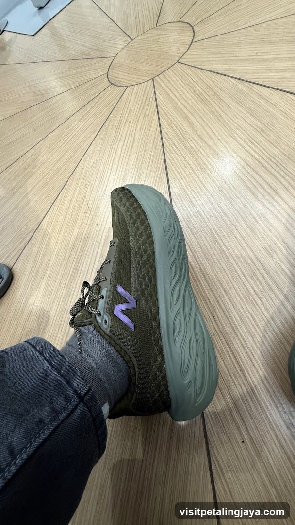 New Balance Sneaker