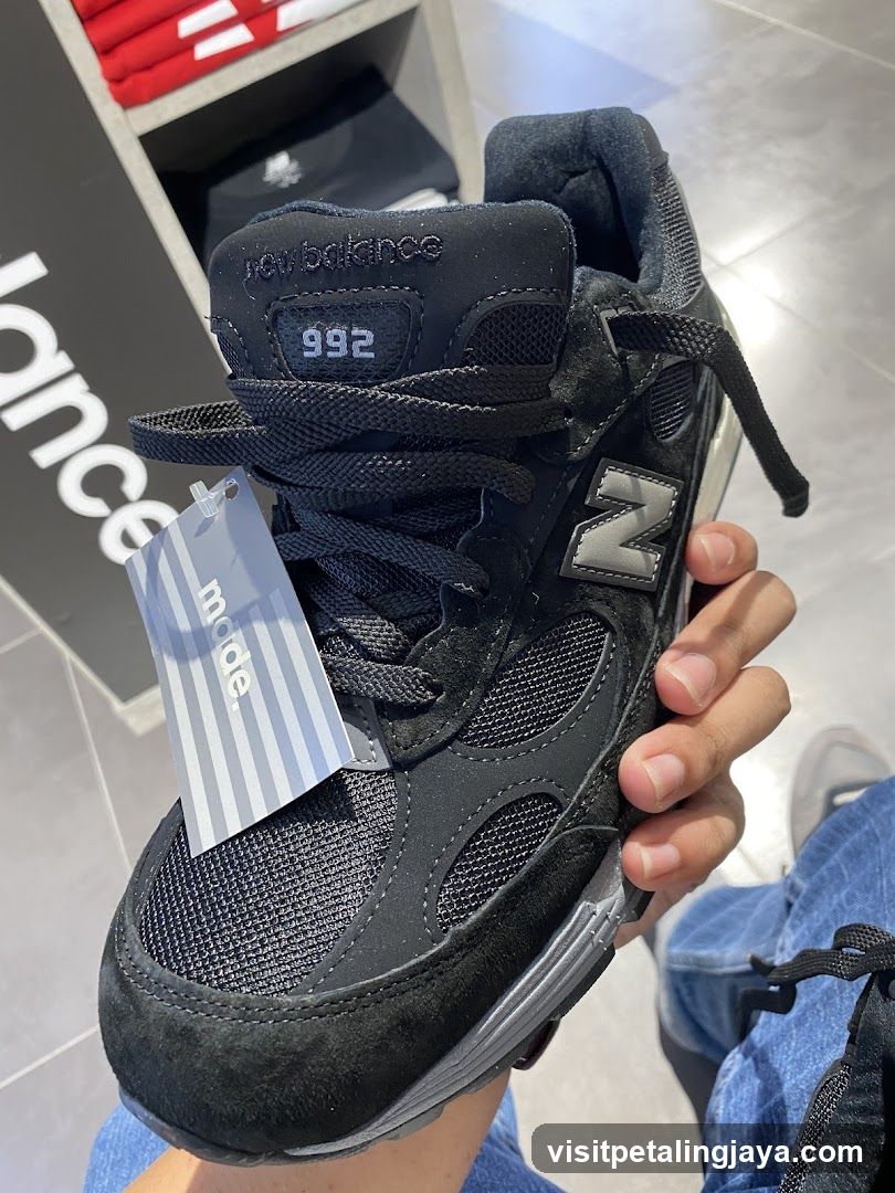 New Balance 992 Sneaker