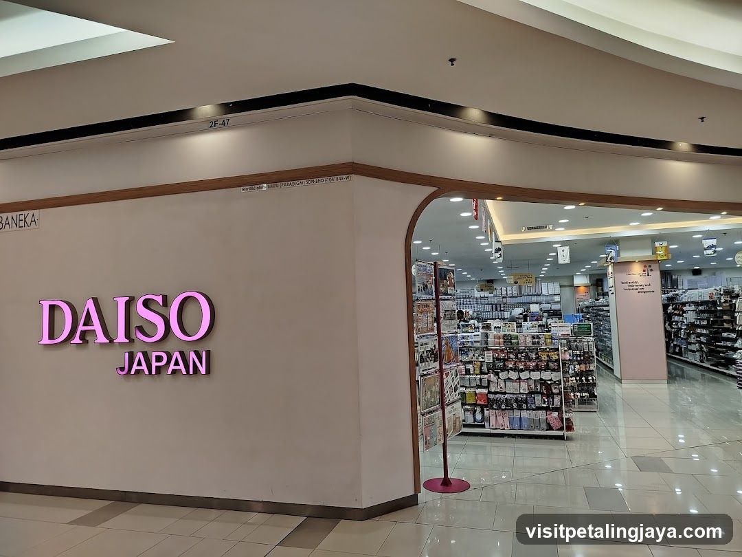 DAISO Paradigm Mall