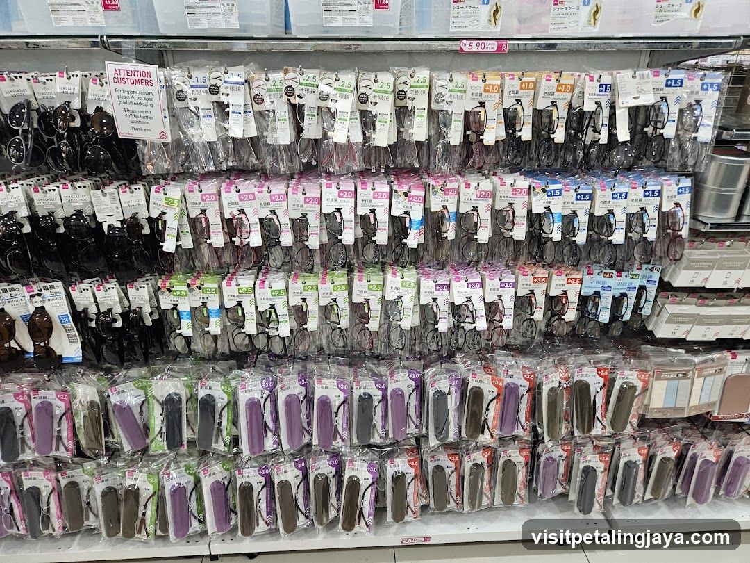 Eyeglasses and Accessories Display