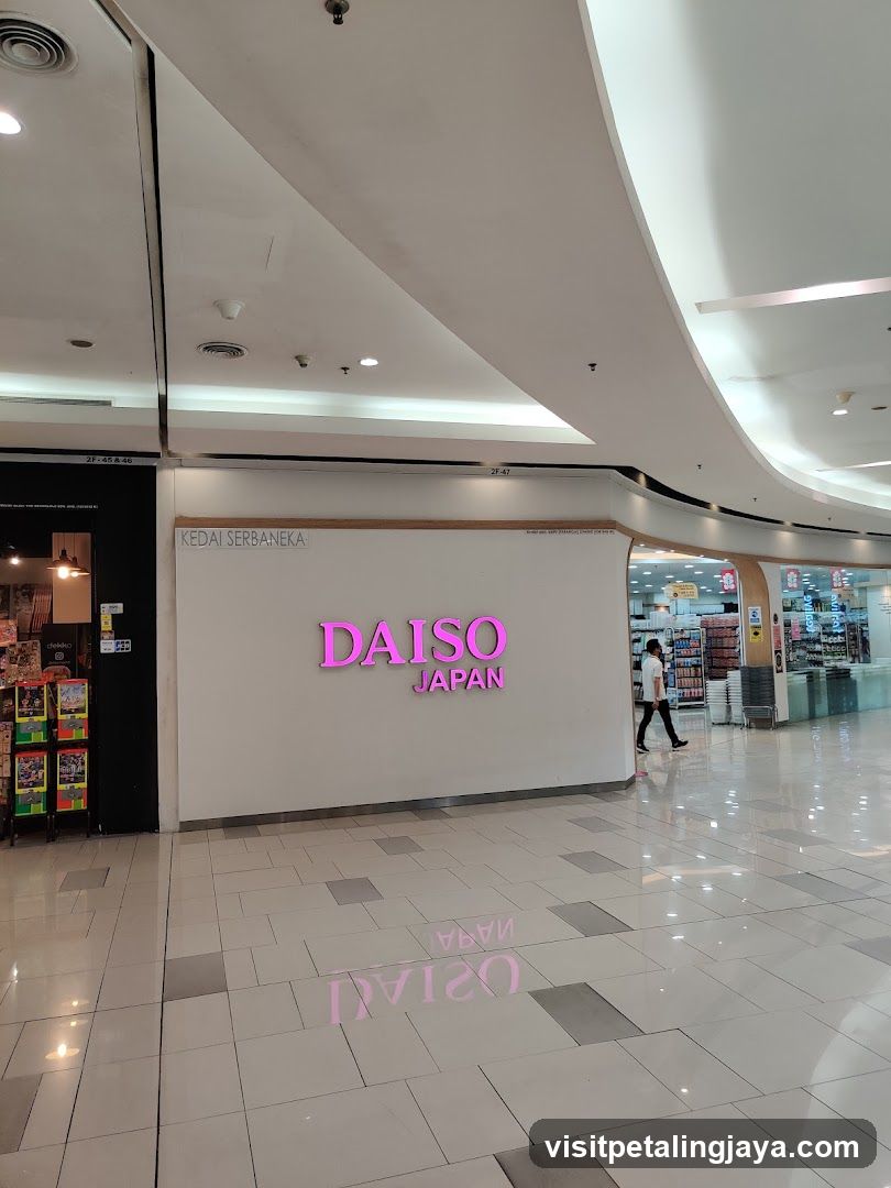 DAISO Paradigm Mall
