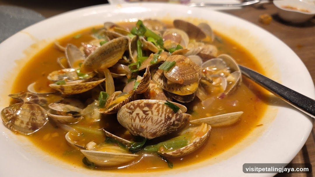 Clams in Sauce