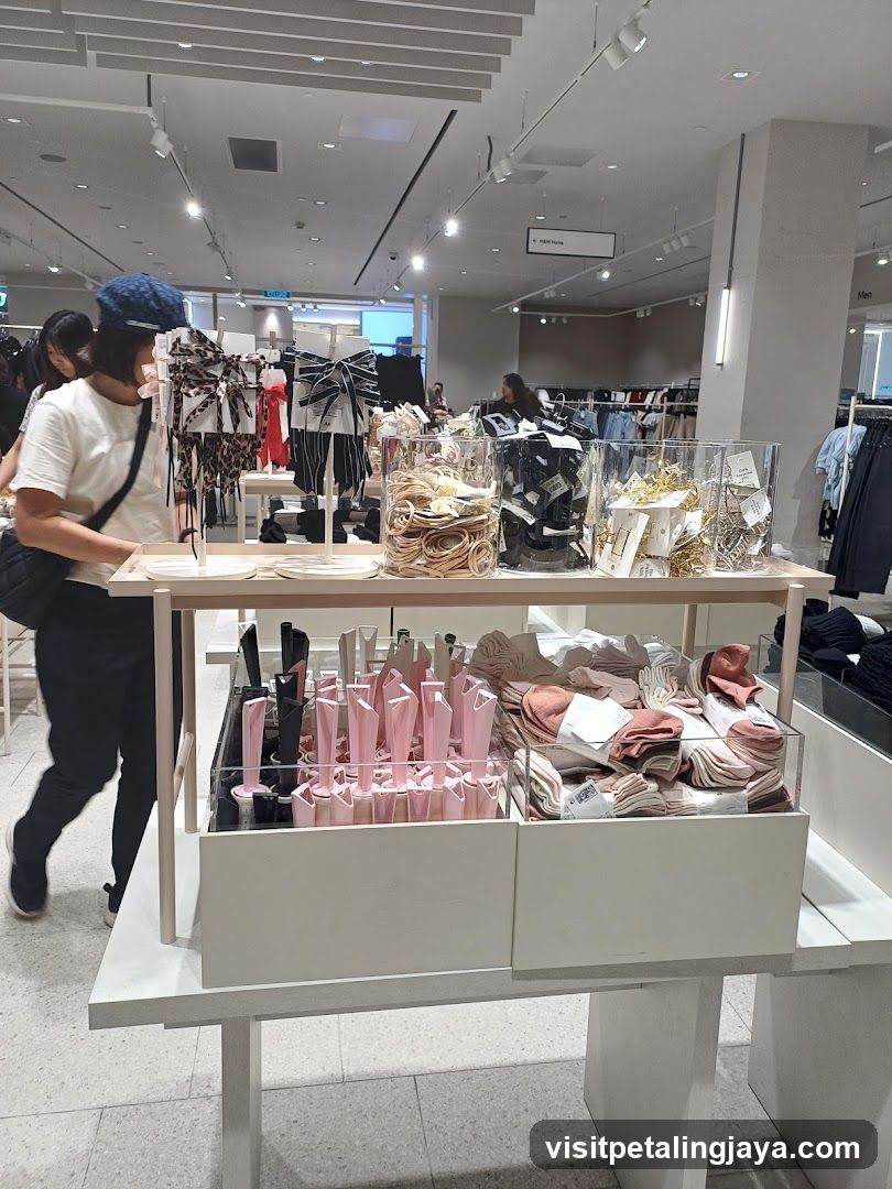 Accessories Display