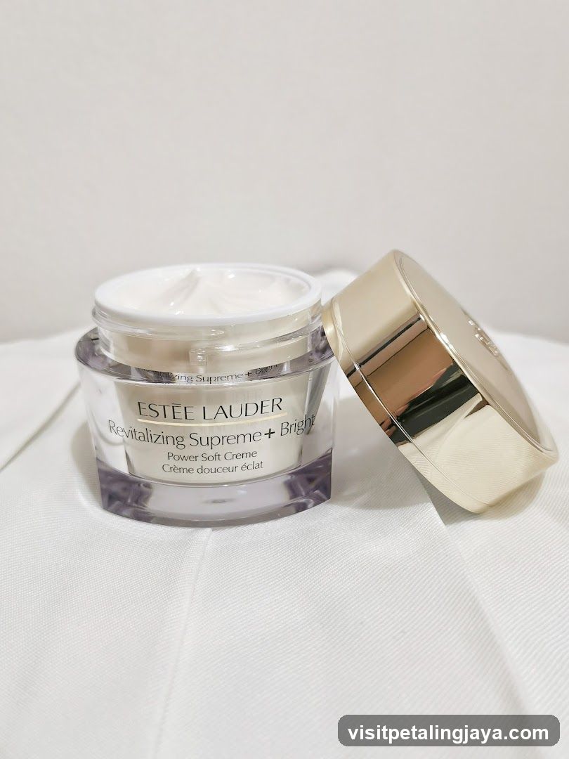 Estee Lauder Revitalizing Supreme + Bright Power Soft Creme