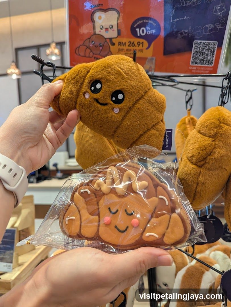 Croissant Plushies and Cookie
