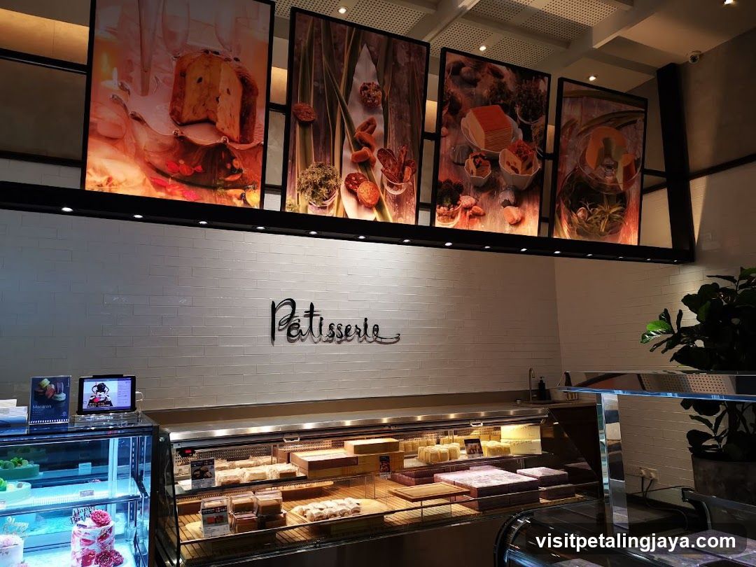 Patisserie Display