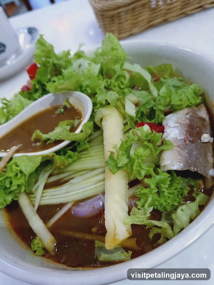 Laksa with Fish and Vegetables