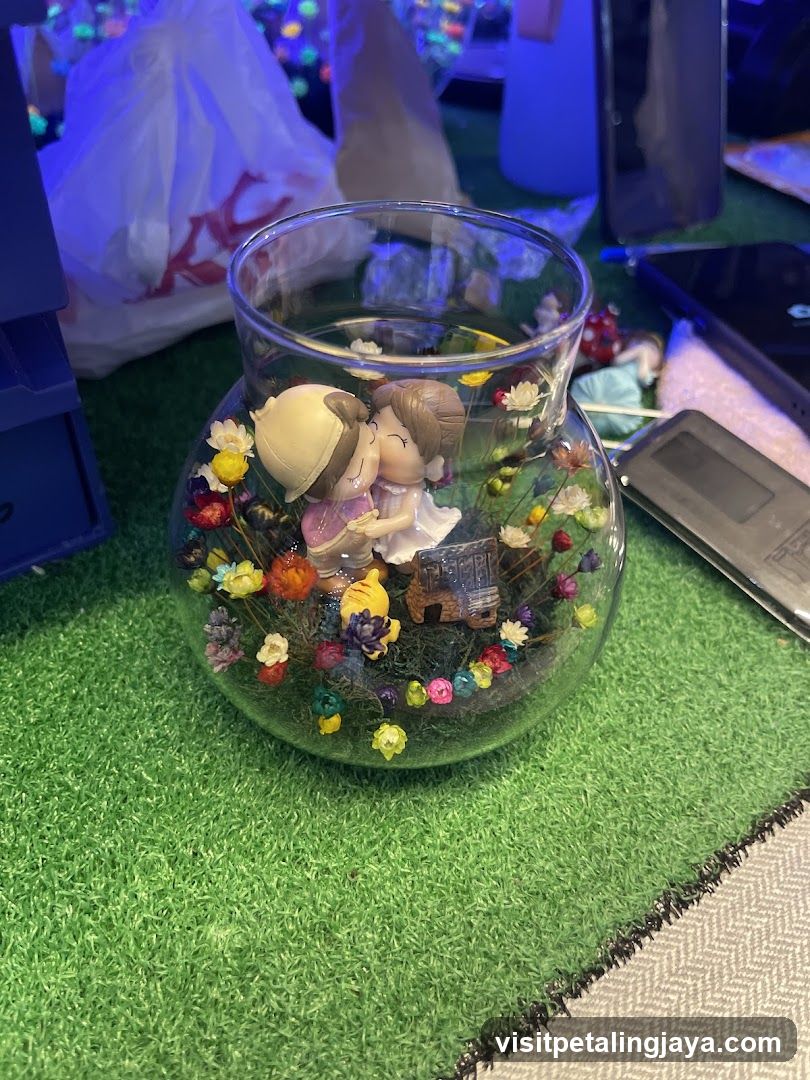 MyLittleFlower (Paradigm Mall) - 会睡觉的真花， 永生花，夜光花礼品专卖店