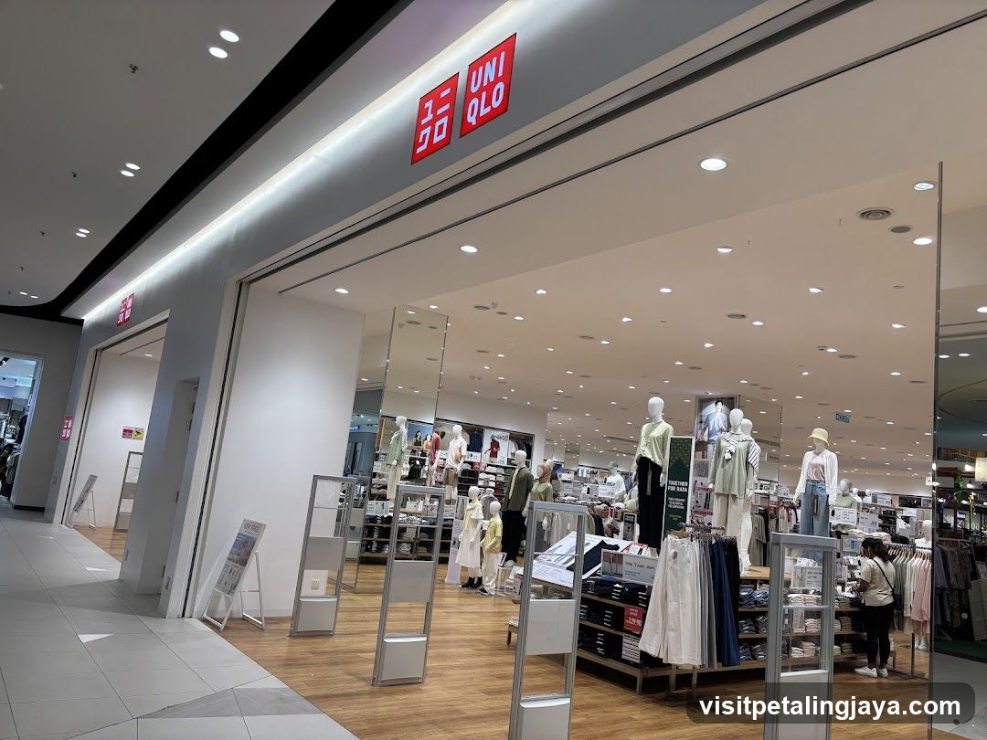 Uniqlo Store Entrance