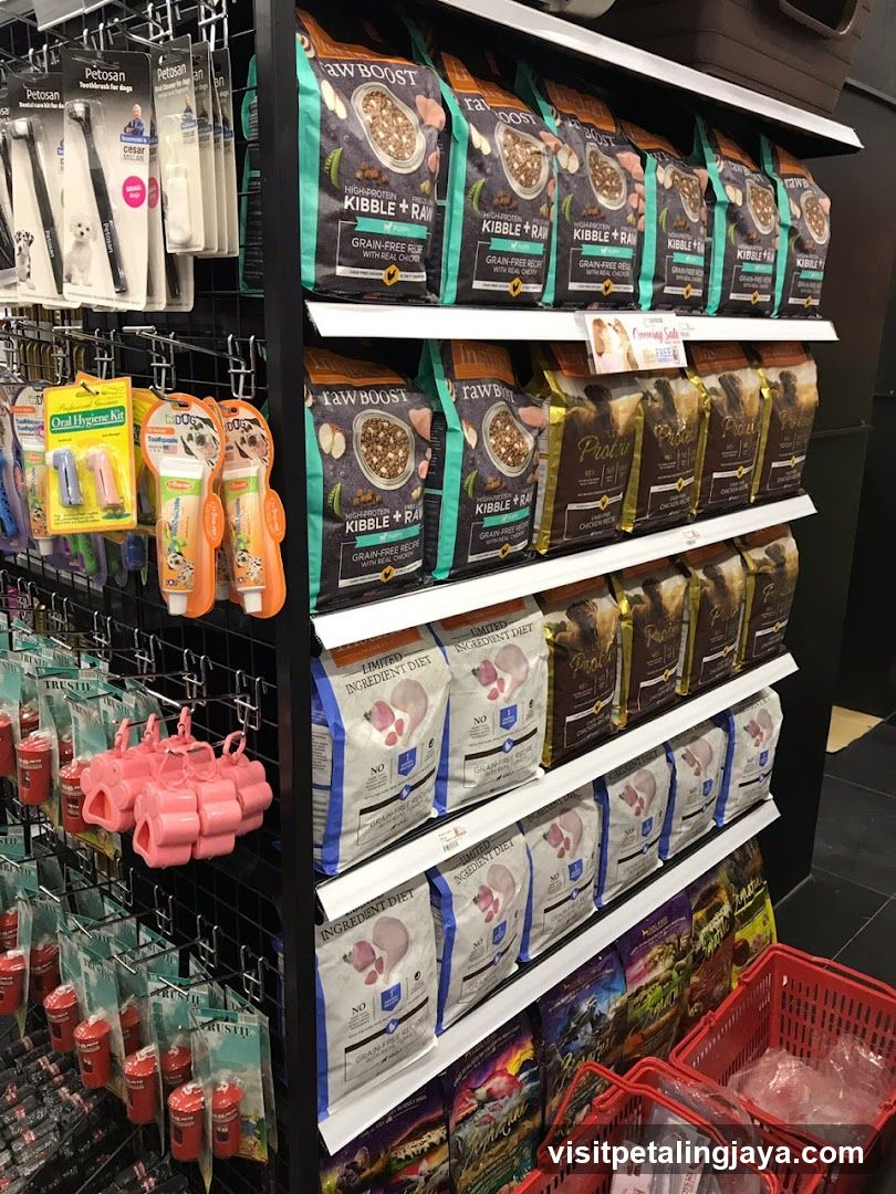Pet Supplies Aisle