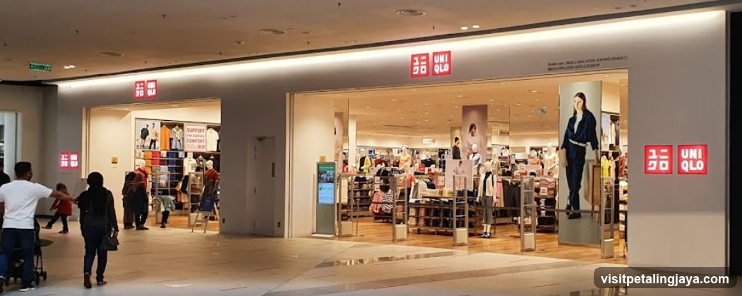 UNIQLO Storefront