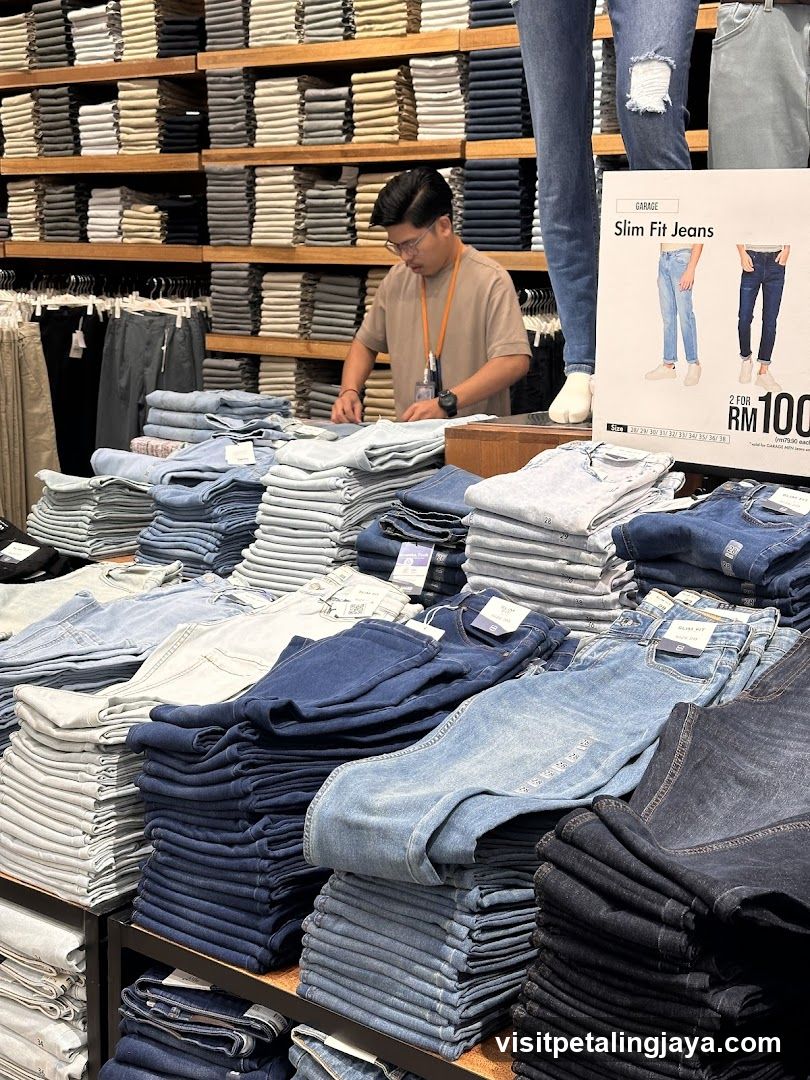 Jeans Display