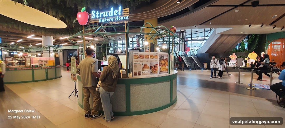 Strudel Bakery House - Central i-City Mall