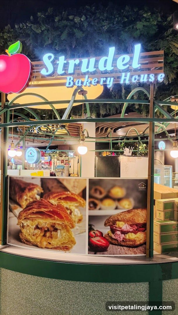 Strudel Bakery House - Central i-City Mall
