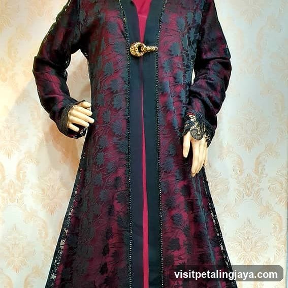 Elegant Abaya with Lace Detailing