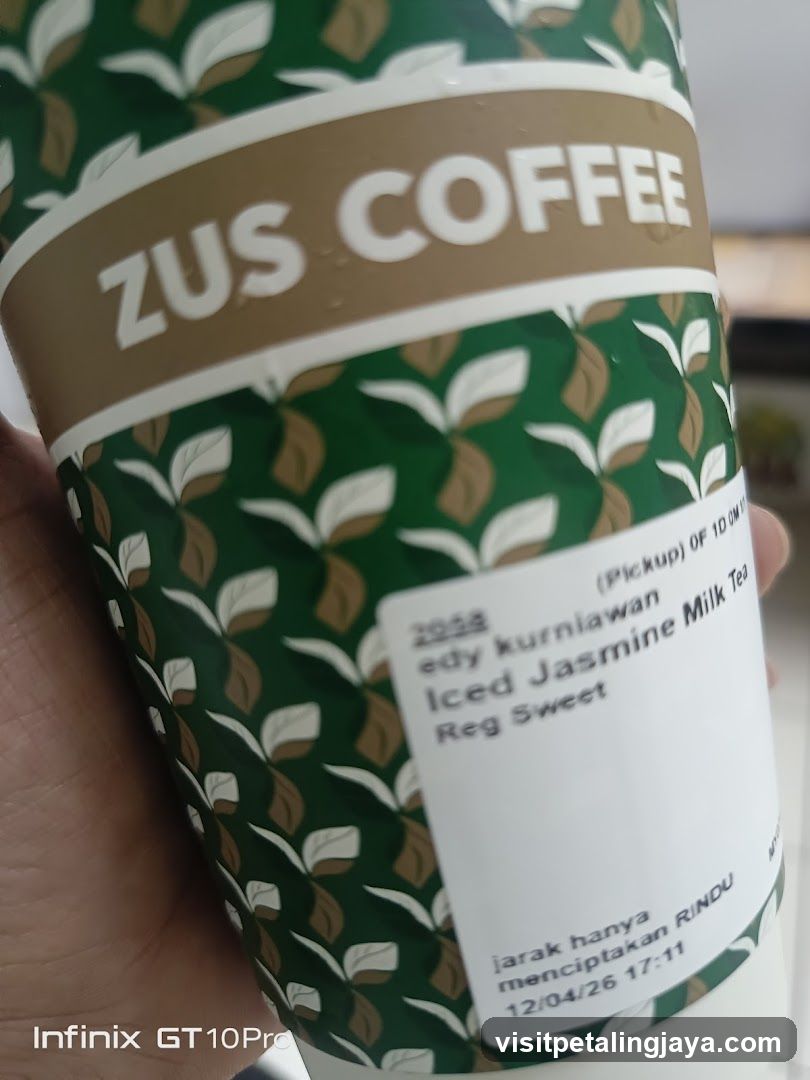 ZUS COFFEE cup