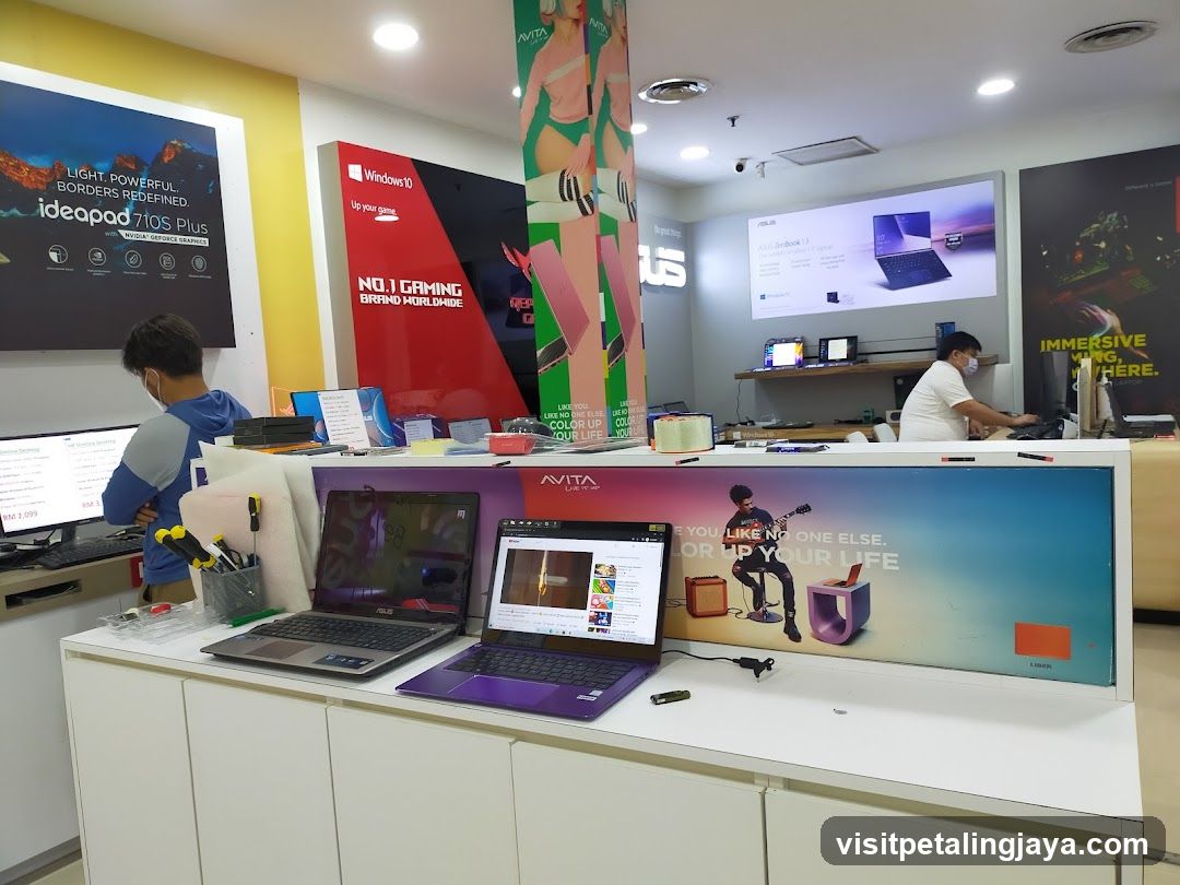 Computer Store Display