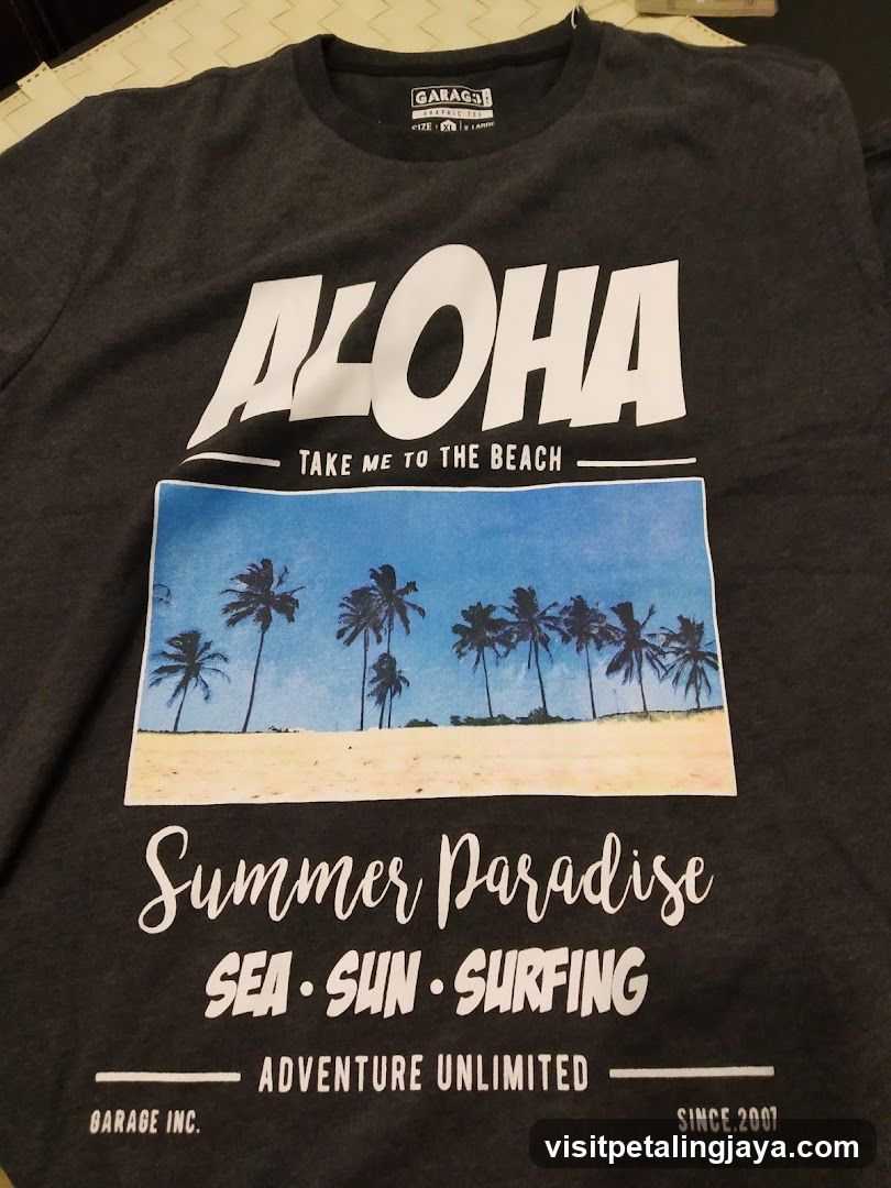 T-shirt with Aloha graphic