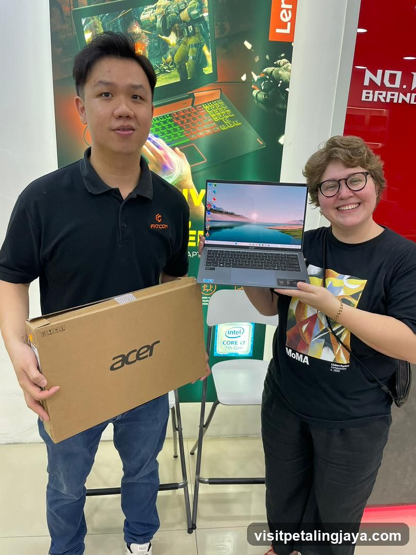Customer with Acer Laptop