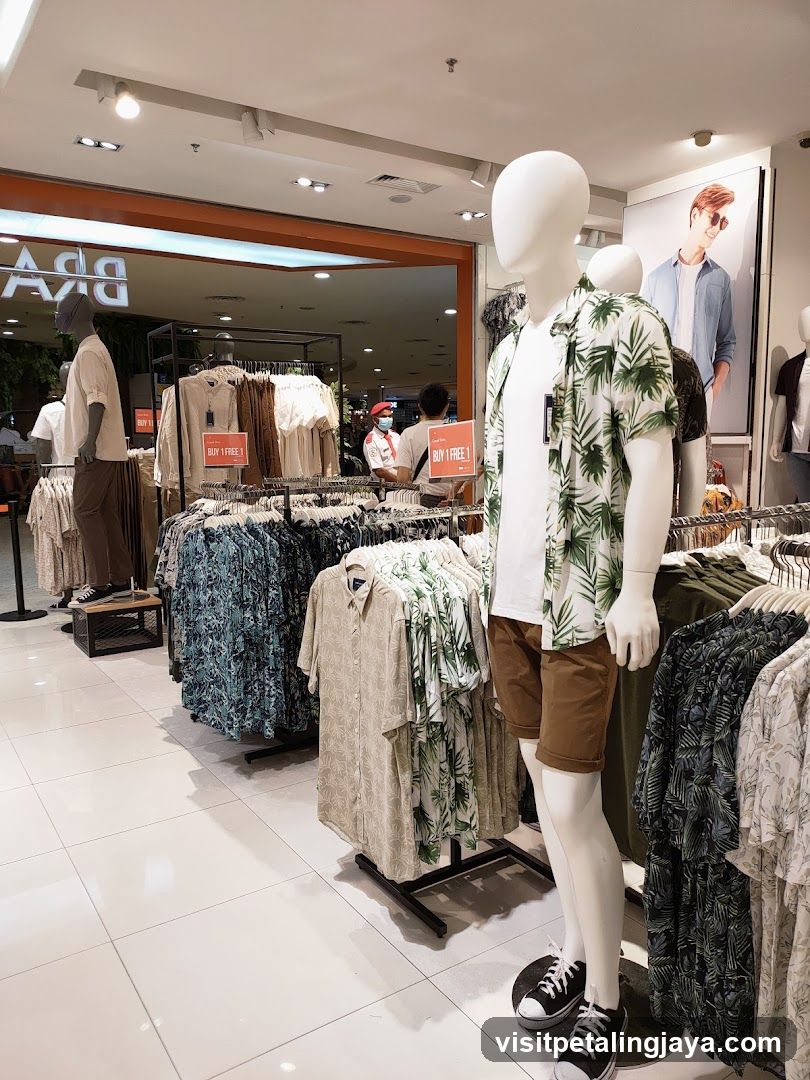 Men's Clothing Store Display
