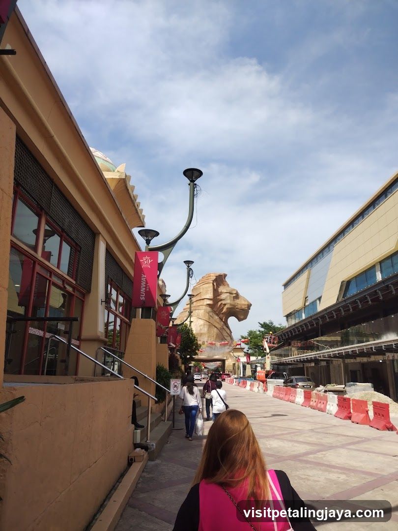 Sunway Pyramid Entrance