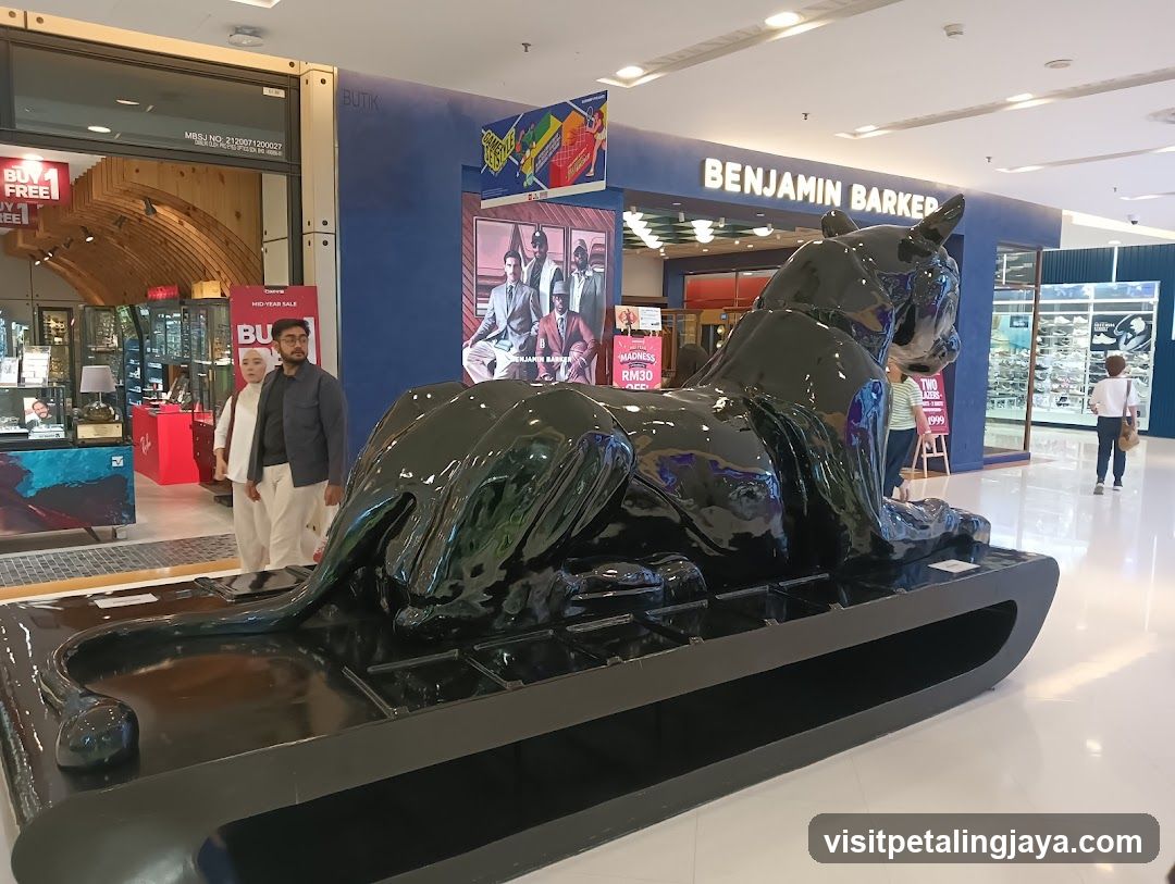 Black Panther Sculpture in Mall